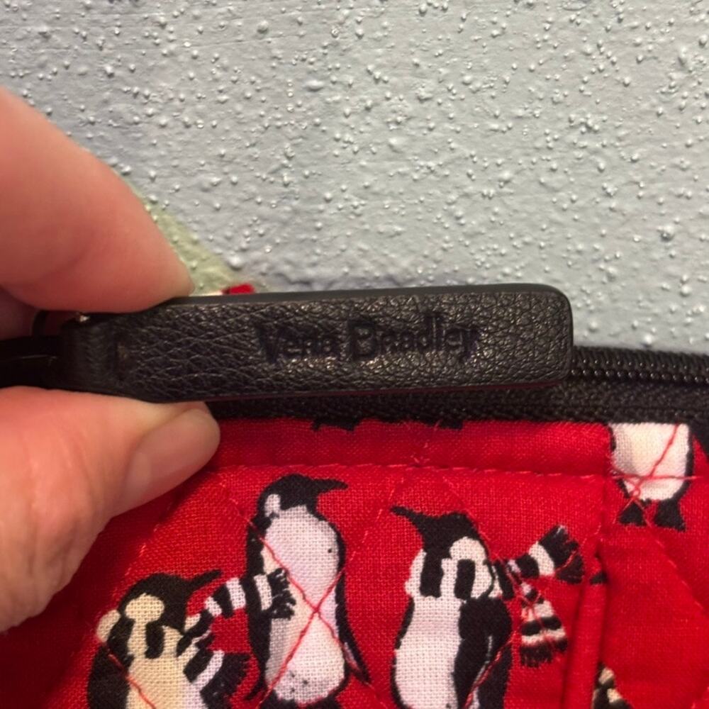 Vera Bradley Playful Penguins Red Quilted Cotton On The Go Crossbody Bag Purse - Picture 4 of 9